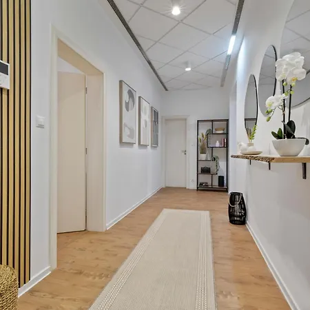 Apartment Luxe Living At Old Town Center *