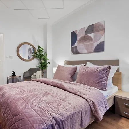 Apartment Luxe Living At Old Town Center Bratislava