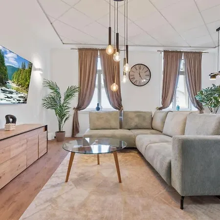 Luxe Living At Old Town Center * Bratislava