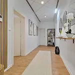 Luxe Living At Old Town Center Bratislava